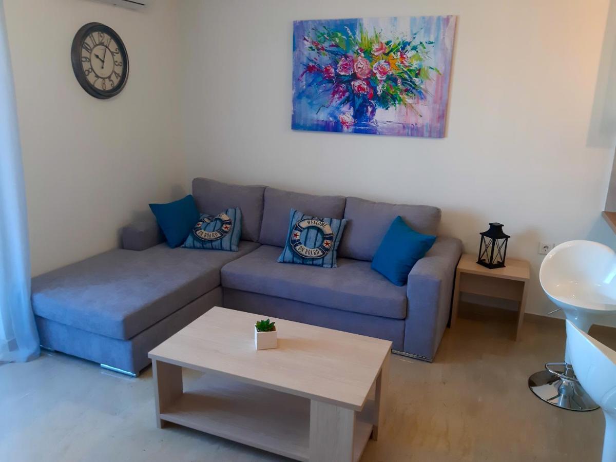 Central Apartment Near The Beach With Huge Private Terrace Λουτράκι Εξωτερικό φωτογραφία