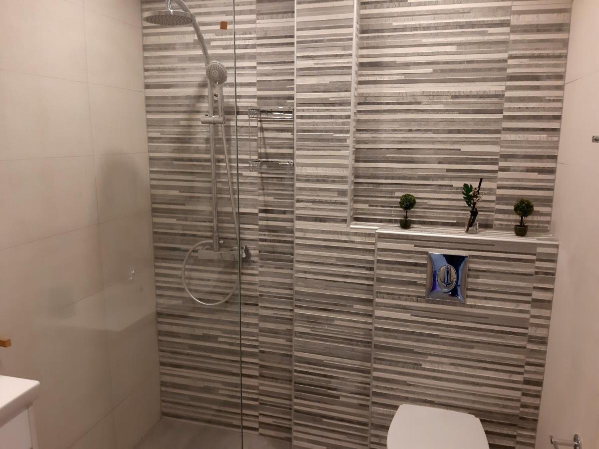 Central Apartment Near The Beach With Huge Private Terrace Λουτράκι Εξωτερικό φωτογραφία