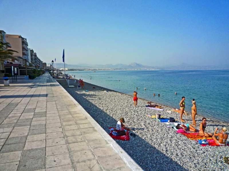 Central Apartment Near The Beach With Huge Private Terrace Λουτράκι Εξωτερικό φωτογραφία