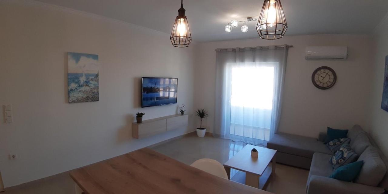 Central Apartment Near The Beach With Huge Private Terrace Λουτράκι Εξωτερικό φωτογραφία