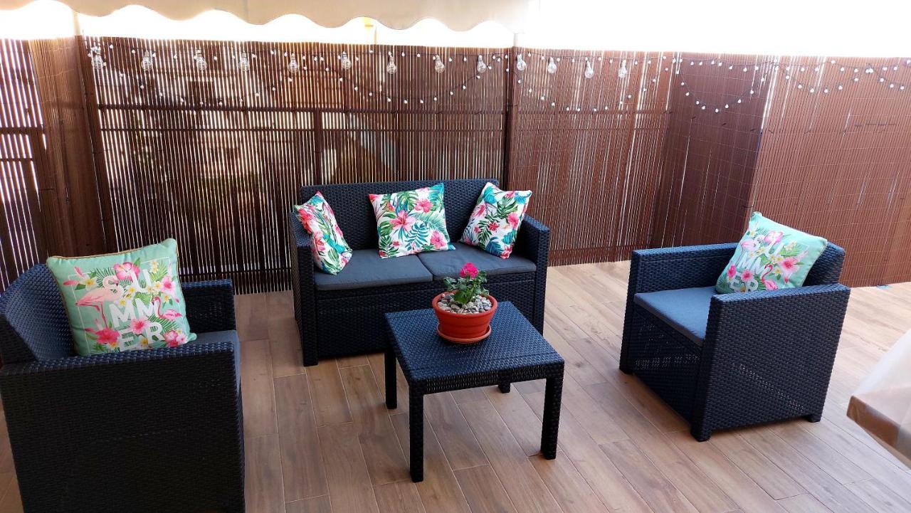 Central Apartment Near The Beach With Huge Private Terrace Λουτράκι Εξωτερικό φωτογραφία