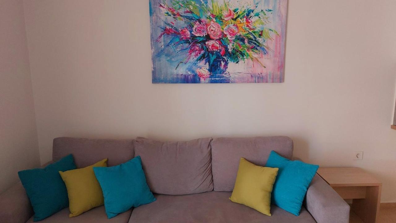 Central Apartment Near The Beach With Huge Private Terrace Λουτράκι Εξωτερικό φωτογραφία